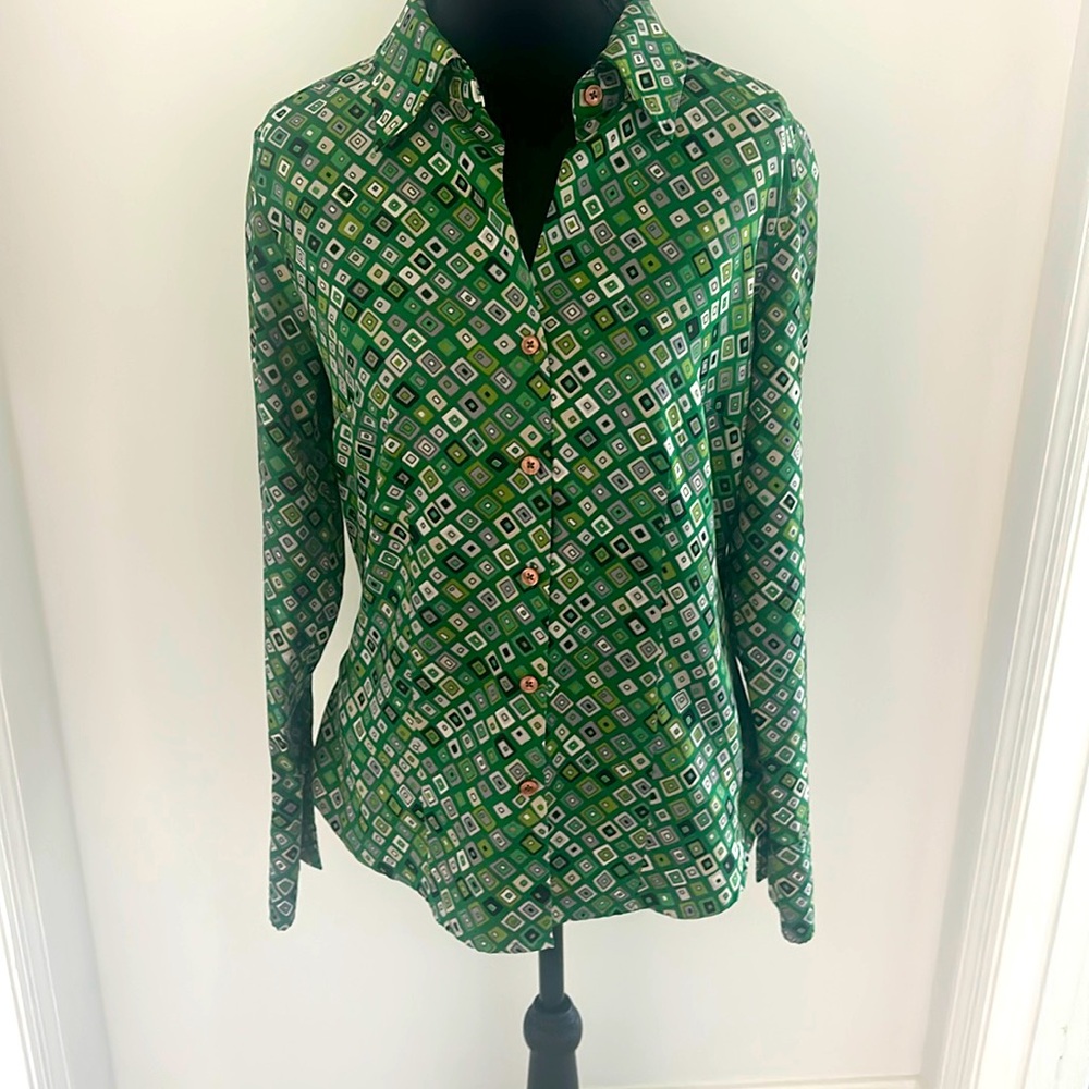 Green Geometric Shirt 👏🏽sold👏🏽